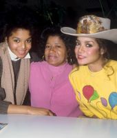 1982_JanetJacksonAlbumSigning_6.jpg