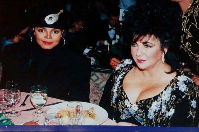 Janet_ElizabethTaylor.jpg