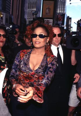 1997_TVR_signing_VirginMegastore_09.jpg