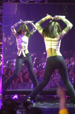 2001_MTVicon_Show_025.jpg