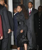 2006_OprahsLegendsBallScreening_015.jpg