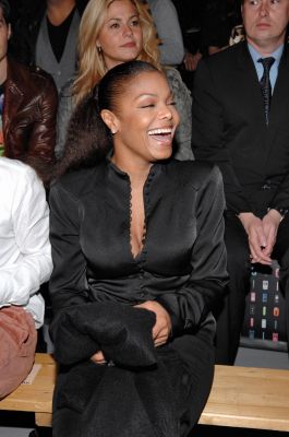 2006_ParisFashionWeek_Galliano_08.jpg