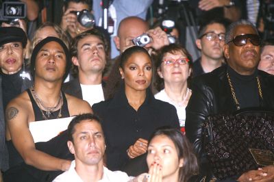 2006_ParisFashionWeek_VivianWeswood_06.jpg