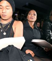 2006_ParisFashionWeek_VivianWeswood_04.jpg