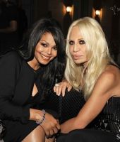 2009_MilanFashionWeek_VERSACE-010.jpg