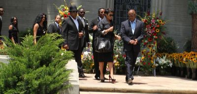 2010_MJDeathAnniversary_08.jpg