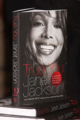 2011_TrueYou_BarnesNoble_020.jpg