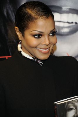 2011_TrueYou_BarnesNoble_024.jpg