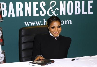 2011_TrueYou_BarnesNoble_05.jpg