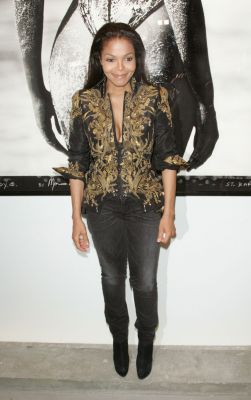 2012_GlavianoSupermodelsExhibition_02.jpg