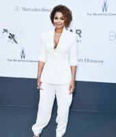 2013_amfAR_carpet_042.jpg